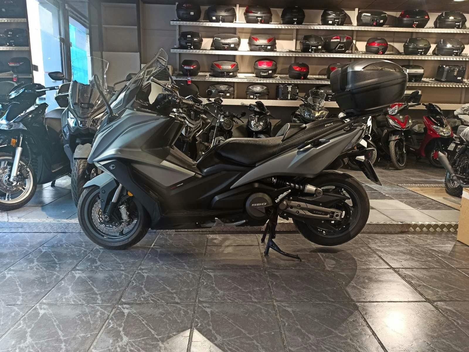 KYMCO -  AK550 ΓΚΡΙ 10.2017