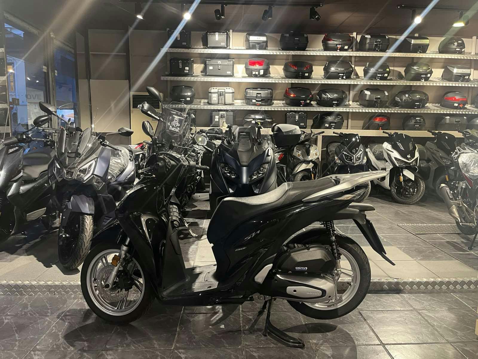 HONDA -  SH150 ΜΑΥΡΟ