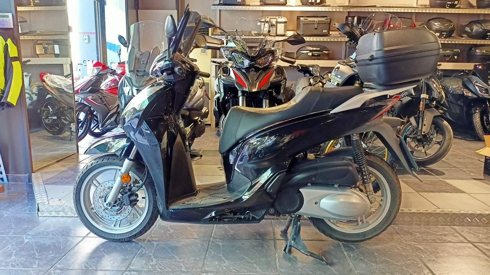 HONDA -  SH300 ΜΑΥΡΟ 05.2019