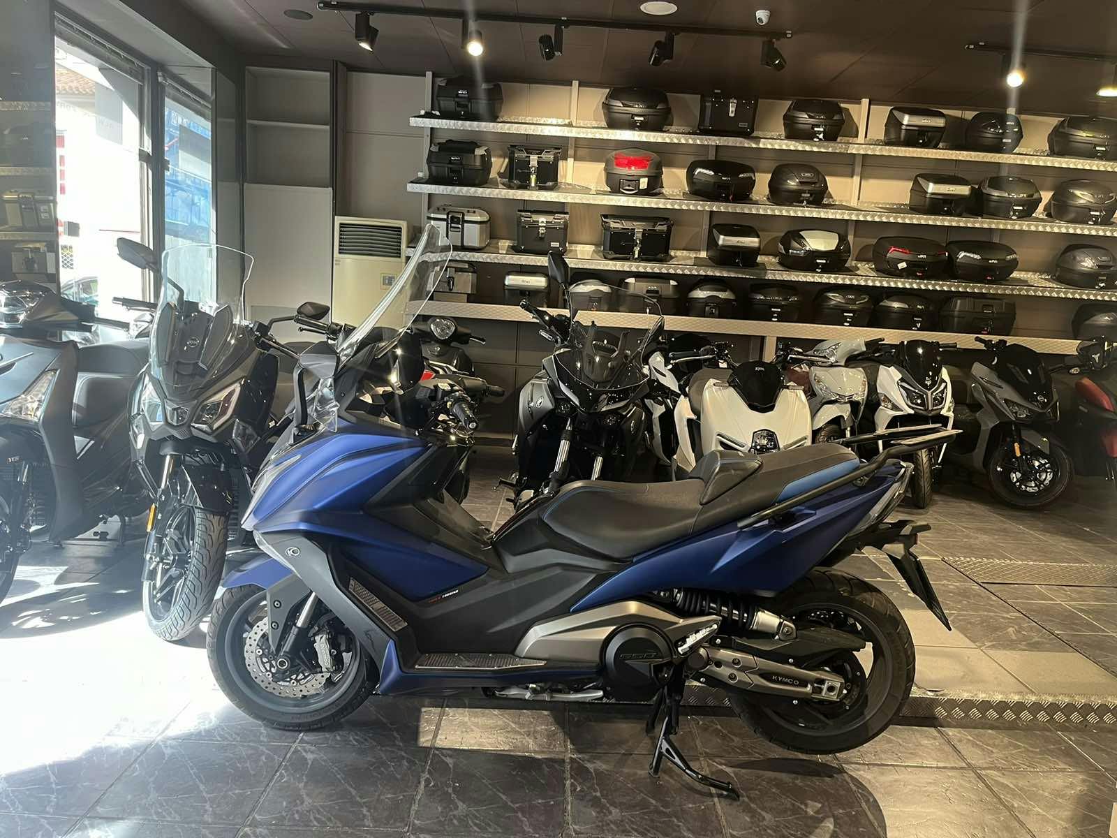 KYMCO -  AK550 ΜΠΛΕ 04.2021