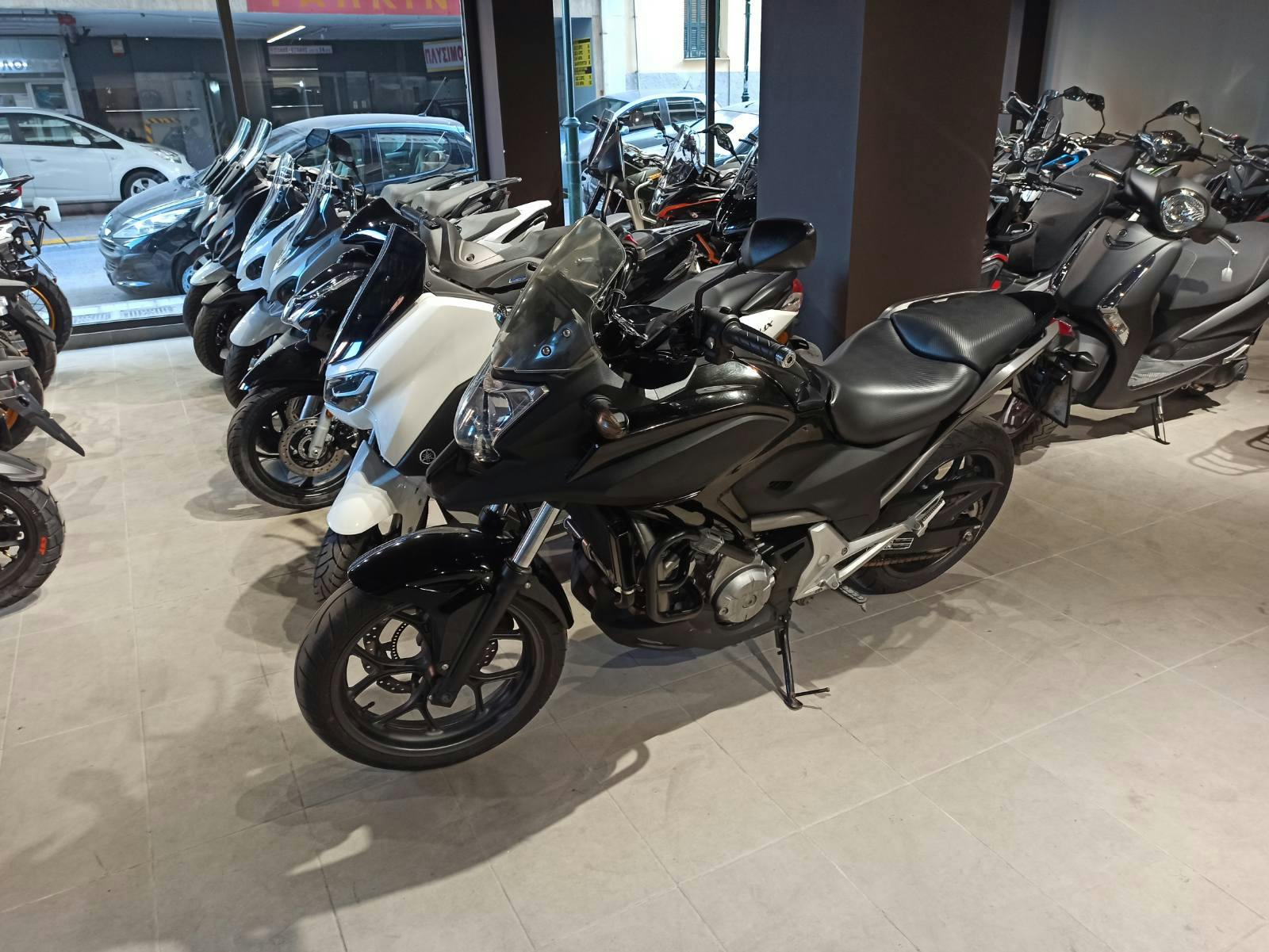 HONDA -  NC700 DCT ΜΑΥΡΟ 10.2013