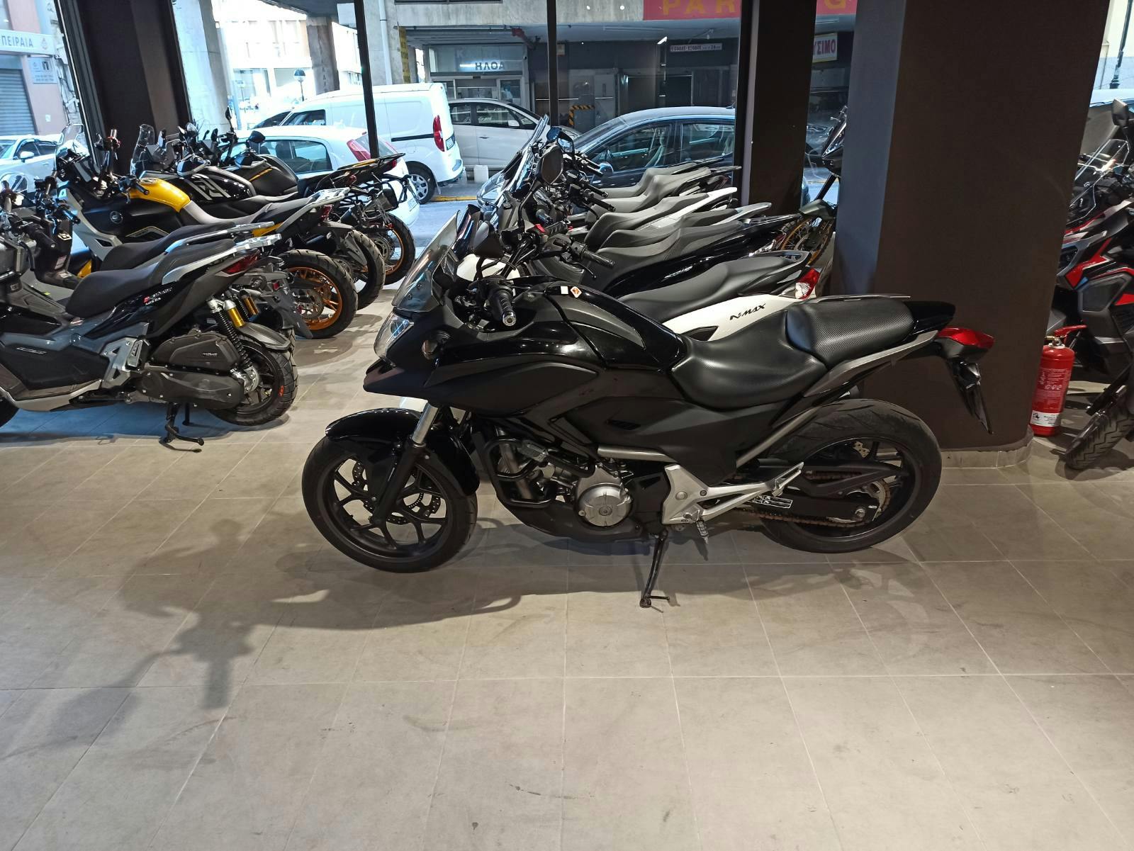 HONDA -  NC700 DCT ΜΑΥΡΟ 10.2013