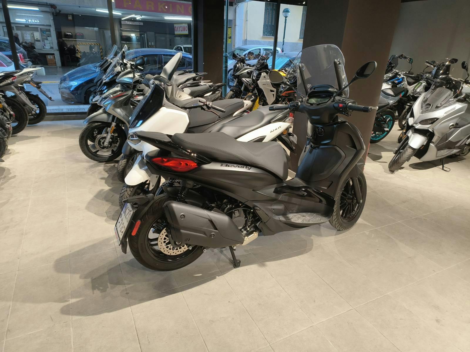 PIAGGIO -  BEVERLY HPE 400 ΜΑΥΡΟ (07/24)